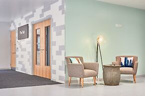 Destiny Student Meadow Court - Campus Accommodation