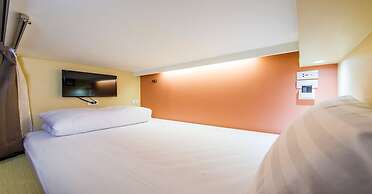 Matchbox Bangkok Hostel