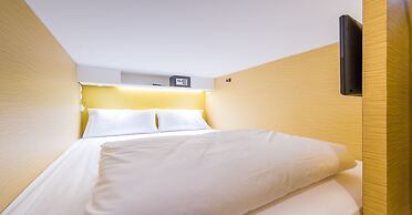 Matchbox Bangkok Hostel