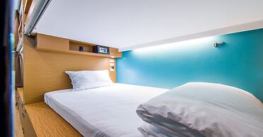 Matchbox Bangkok Hostel