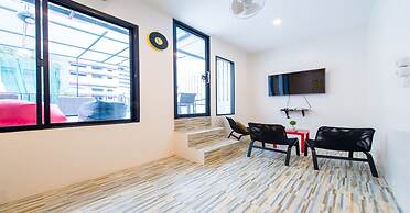 Matchbox Bangkok Hostel