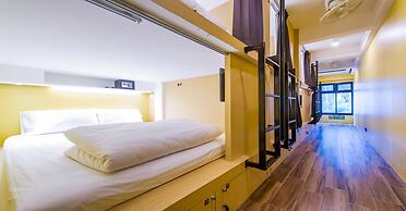 Matchbox Bangkok Hostel