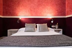 Hotel H