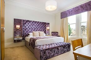 White Hart Hotel & Apartments