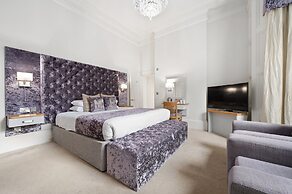 White Hart Hotel & Apartments