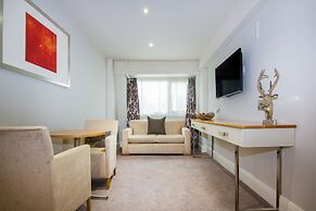 White Hart Hotel & Apartments