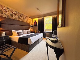 White Hart Hotel & Apartments