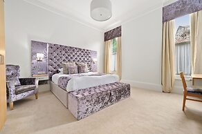 White Hart Hotel & Apartments