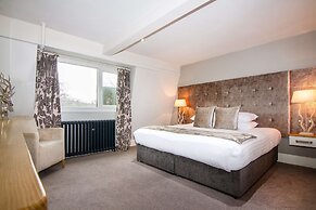 White Hart Hotel & Apartments