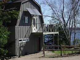 Algonquin Cottage Outpost