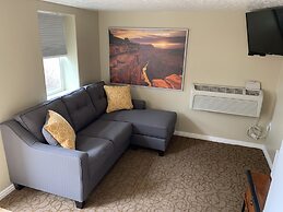 Mountain Ridge Cabins and Lodging