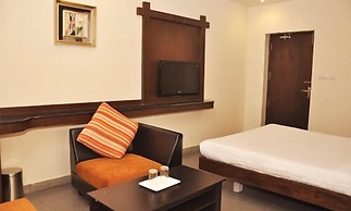 Hotel Tamizh Park