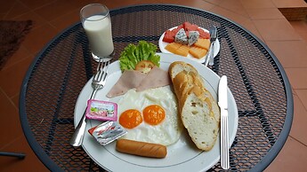 New iHouse Hotel - Hostel