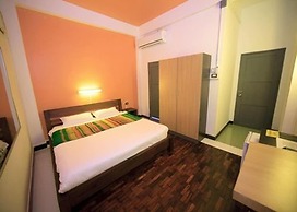New iHouse Hotel - Hostel