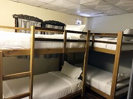New iHouse Hotel - Hostel