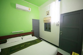 New iHouse Hotel - Hostel