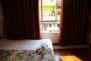 New iHouse Hotel - Hostel