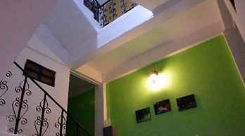 New iHouse Hotel - Hostel