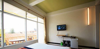 New iHouse Hotel - Hostel