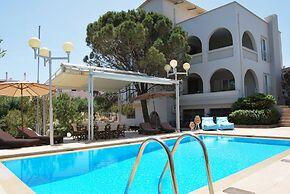 Chrysiida Luxury Suites