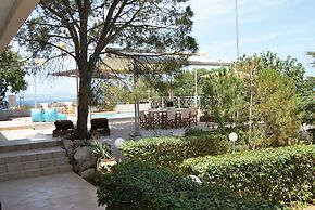 Chrysiida Luxury Suites