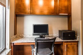 Comfort Suites Hartville - North Canton