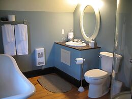 Magnetic Hill Winery