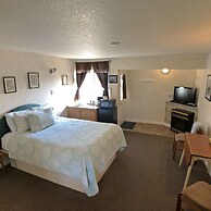 Wheeler on the Bay Lodge & Marina