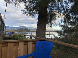 Wheeler on the Bay Lodge & Marina