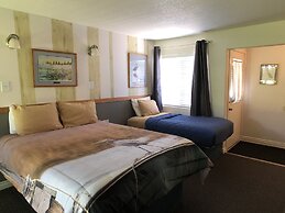 Wheeler on the Bay Lodge & Marina