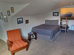 Wheeler on the Bay Lodge & Marina