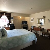 Wheeler on the Bay Lodge & Marina