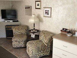 Wheeler on the Bay Lodge & Marina