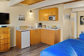 Wheeler on the Bay Lodge & Marina