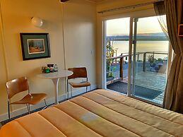 Wheeler on the Bay Lodge & Marina