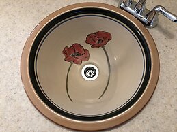 Wheeler on the Bay Lodge & Marina