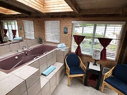 Wheeler on the Bay Lodge & Marina