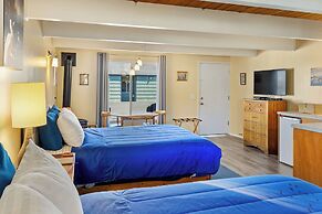 Wheeler on the Bay Lodge & Marina