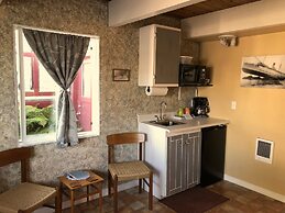 Wheeler on the Bay Lodge & Marina