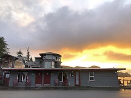 Wheeler on the Bay Lodge & Marina