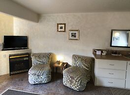 Wheeler on the Bay Lodge & Marina