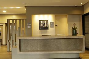 Bs Rosales Hotel And Suites