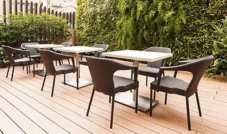 Bs Rosales Hotel And Suites