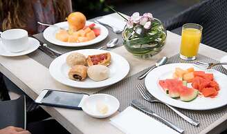 Bs Rosales Hotel And Suites