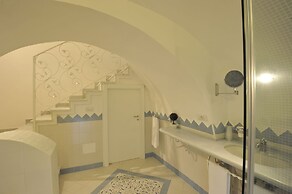 Surriento Suites