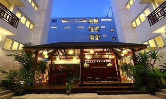 Sabaidee at Lao Hotel