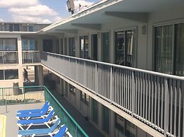 Admiral Motor Inn
