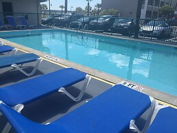 Admiral Motor Inn