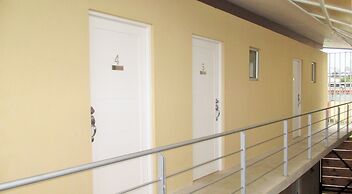 Cedar Cats Short Stay Apartments - Adults Only