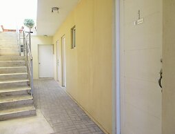 Cedar Cats Short Stay Apartments - Adults Only